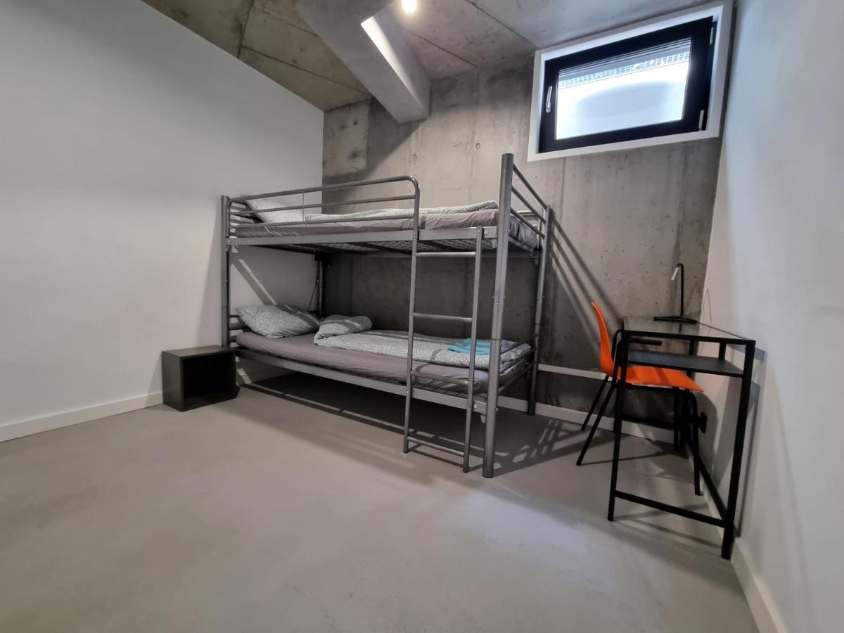 Industrialna Piwnica Hostel Gdansk Bagian luar foto